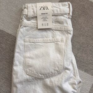 NEW WITH TAGS Zara mom fit white jeans size 0